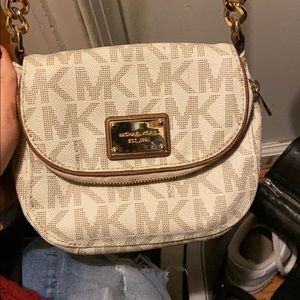 Michael kors cross body